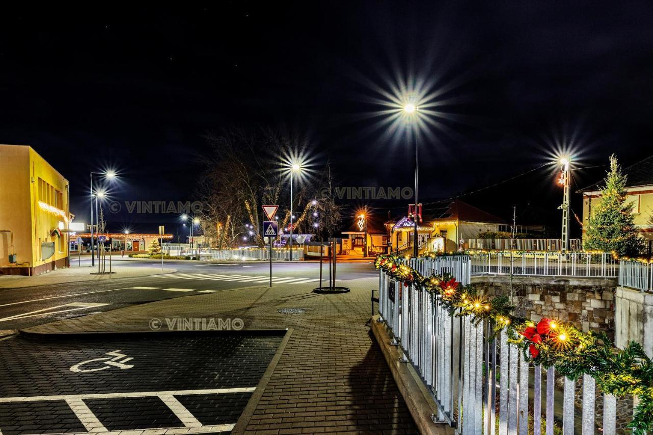 Vintiamo Apartmanok Egerszalók Exteriör bild