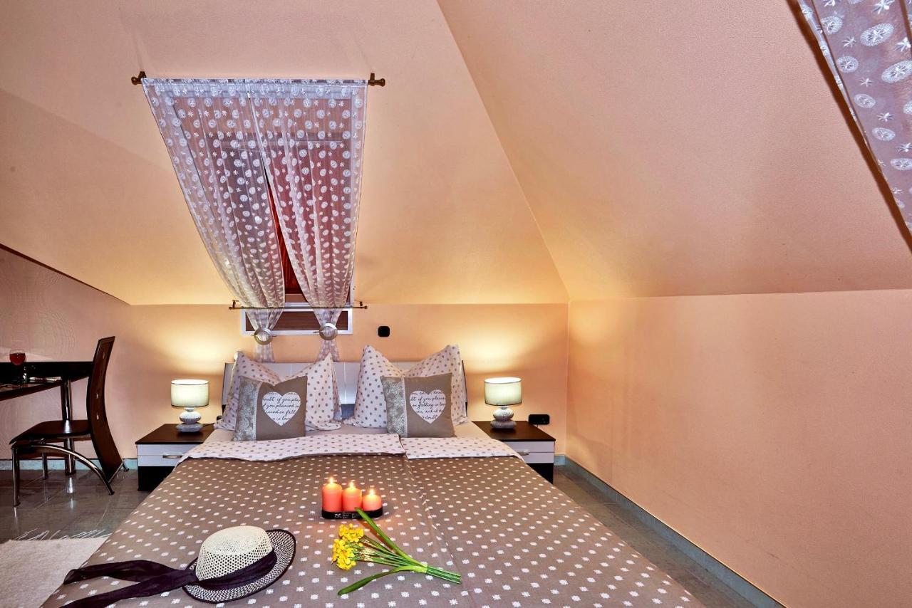 Vintiamo Apartmanok Egerszalók Exteriör bild